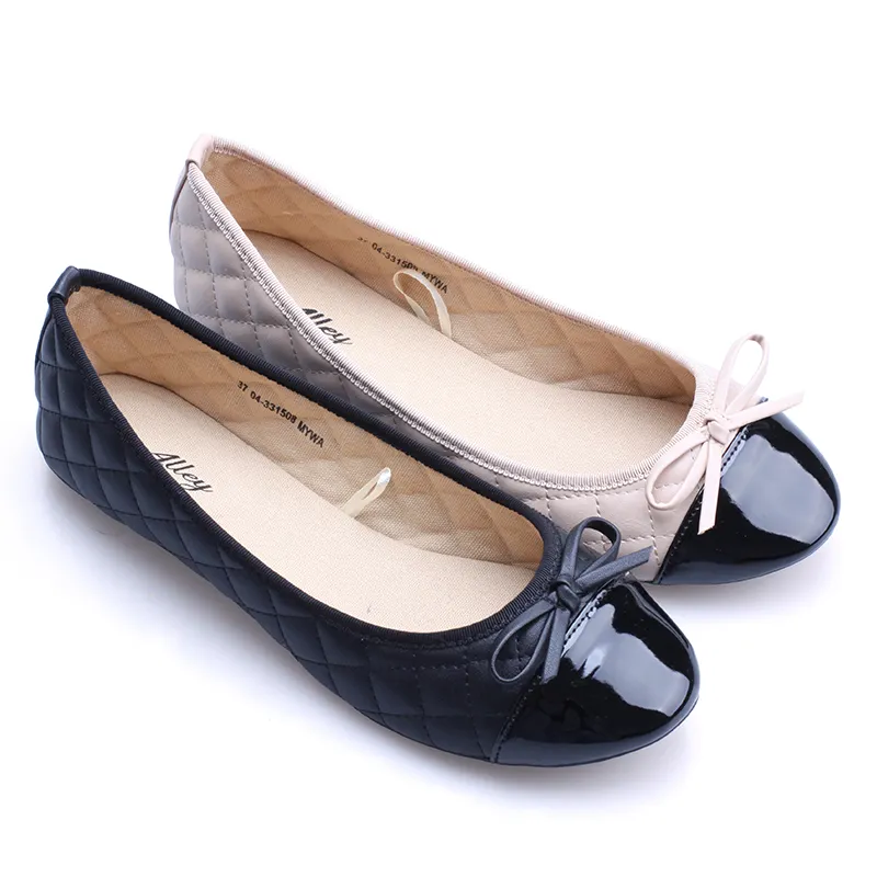Kadın moda rahat ofis patent yuvarlak ayak nakış dikiş üst pu yumuşak taban düz ayakkabı