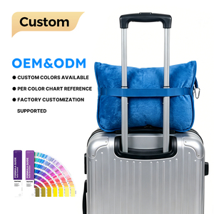 Couverture de voyage pliable avec logo brodé personnalisé, 2 en 1, couverture en flanelle chaude pour les voyages en avion avec sangle de fixation pour bagages - Product Image 1