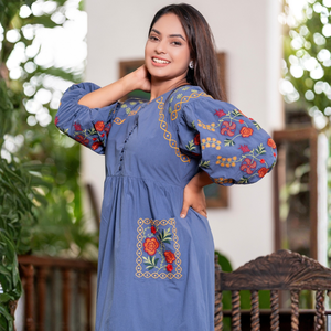 Vestido Midi Bordado Floral Azul Romántico y Duradero al por Mayor para Mujer, Ropa de Boutique - Product Image 6