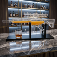 Ensemble de carafe à whisky en verre de style fusil AR15 artisanal avec 4 verres à shot intégrés, support de présentation, logo personnalisé, cadeau de luxe, articles de bar