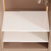 Planche de rangement rétractable sans perçage pour l'extension de l'espace de rangement de la garde-robe et la classification bien organisée des vêtements pliés
