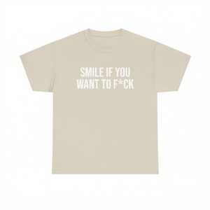 Camiseta de manga corta con cuello redondo unisex con estampado de Smile If You Want To F*ck, ropa promocional para adultos - Product Image 3