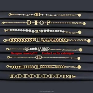 2026 Hochwertiges Designer-Luxusarmband mit Diamantenbesatz, modisches Party-Armband mit Buchstabenanhänger - Product Image 3