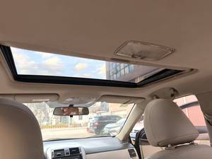 سيارة تويوتا كورولا سيدان مستعملة بناقل حركة يدوي وفتحة سقف - اقتصادية - Product Image 5