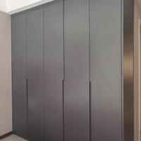 Armoire avec tiroirs, style moderne, en MDF gris crème, gris frêne, bouleau, verre, bois naturel nordique
