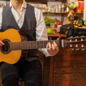 Dedo Đầy Đủ Mới Thiết Kế Nhôm Capo Cho Acoustic Guitar <span class=keywords><strong>6</strong></span> Chuỗi Và 12 Chuỗi Biểu Tượng Tùy Chỉnh Cho Ukulele Mandolin <span class=keywords><strong>Banjo</strong></span> - Product Image 2