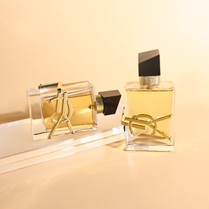 Perfume de Lujo Libre Eau De Parfum para Mujer, Spray Floral de Larga Duración, Diseño Moderno y Elegante con Detalles en Dorado, Perfume de Uso Diario - Product Image 3