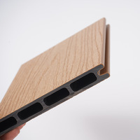 Panneau central de clôture en bois-plastique de deuxième génération pour usage extérieur en cour, imperméable, résistant à l'humidité et à la corrosion
