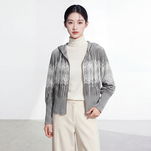 เสื้อโค้ทพลีทคุณภาพสูง Miyake สำหรับผู้หญิง รุ่นใหม่ ซิปแบบหลวม สไตล์ลำลอง เสื้อแจ็คเก็ตหนาสำหรับฤดูหนาว ขายส่ง - Product Image 1