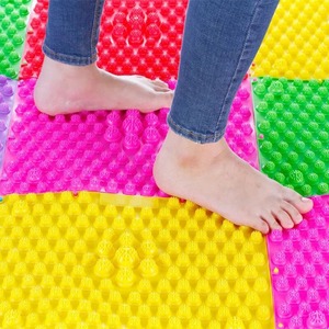 Tapis de massage des pieds et des orteils <span class=keywords><strong>à</strong></span> points d'acupression, version anti-douleur, pour la maison, l'intégration sensorielle des enfants et la thérapie par pression (Kiss) - Product Image 5