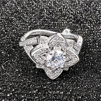 Bague Vintage Fleur Trèfle à Quatre Feuilles Moissanite VVS en Grappe Argent 925 Plaqué Rhodium Coupe Ronde Brillante Bijoux Fins pour Femme