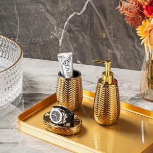 Dispensador <span class=keywords><strong>de</strong></span> loción <span class=keywords><strong>de</strong></span> porcelana dorada, vaso, jabonera incluida, juego <span class=keywords><strong>de</strong></span> accesorios <span class=keywords><strong>de</strong></span> baño <span class=keywords><strong>de</strong></span> cerámica <span class=keywords><strong>de</strong></span> 3 piezas para el hogar - Product Image 6