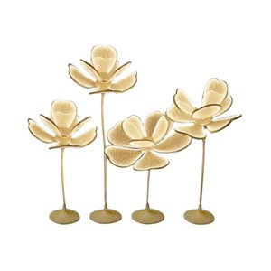Lot de quatre lampes solaires LED décoratives pour mariage, motif pivoine, pour scène et événements, taille et couleur personnalisables - Product Image 1