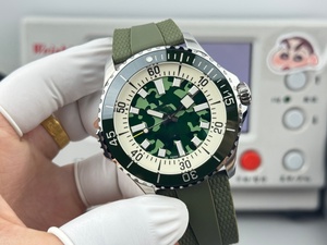 Nouvelles montres sport mécaniques unisexes de haute qualité, tendance et à la mode, en acier inoxydable et cuir PU, avec aiguilles vertes. - Product Image 2