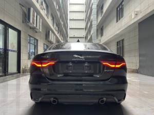 <span class=keywords><strong>Jaguar</strong></span> <span class=keywords><strong>XE</strong></span> LWB (XEL) 2022 2.0T 250PS <span class=keywords><strong>R</strong></span>-<span class=keywords><strong>DYNAMIC</strong></span> S 8AT RWD de Segunda Mano, Sedán Mediano de Lujo de 5 Plazas, Auto Británico - Product Image 5