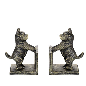 Distintivo Durable Metal Labrador Dog Book Support Animal-Themed Garden Ornament - Product Image 3