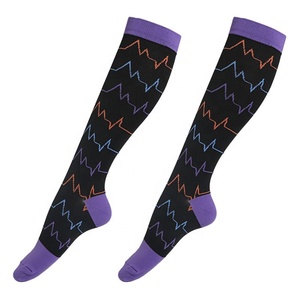 Chaussettes de <span class=keywords><strong>compression</strong></span> pour hommes et femmes chaussettes de jambe tricotées haute performance qui empêchent le gonflement des attelles de tibia douleur au mollet vente en gros - Product Image 3