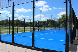 Monofilamen keriting PP rumput 12mm tumpukan tinggi standar panorama Padel lapangan olahraga dunia Padel tur turnamen Padel buatan