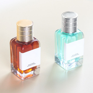<span class=keywords><strong>Perfume</strong></span> <span class=keywords><strong>de</strong></span> Colonia Masculino <span class=keywords><strong>de</strong></span> Estilo Oriental Más Vendido con Fragancia Duradera y Perfil <span class=keywords><strong>de</strong></span> Aroma <span class=keywords><strong>Amaderado</strong></span> en Existencia a Precio <span class=keywords><strong>de</strong></span> Mayoreo - Product Image 2