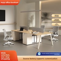 Poste de travail commercial en bois, design simple et moderne, pour quatre à six personnes, avec écran de séparation et chaise de bureau intégrée