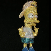 Pendentif Fin Bijou Personnage de Dessin Animé Charme Hip Hop Iced Out Simulation Glock Simpson