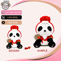 Peluche Panda Assis Personnalisée Brodé, Jouet Animal en Peluche Rouge, Décoration de Costume, Ventilateur Décoratif, OEM/ODM Disponible, Peluche Ultra Douce pour Soulagement du Stress