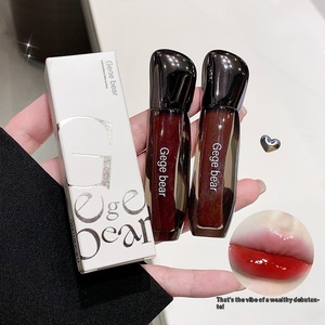 Gloss à lèvres mat longue tenue, lumineux, avec teinte hydratante naturelle, formule éclaircissante et rehausseuse <span class=keywords><strong>de</strong></span> couleur, fini crème - Product Image 1