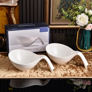 Plato Hondo Creativo con Diseño de Flor Blanca, Plato Irregular, Tazón para Ensalada, Juego de Vajilla Sencillo para Hogar y Restaurante, Venta al Por Mayor - Product Image 1