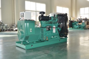 Gerador diesel silencioso aberto 10kva 25kva 30kva 40kva 50kva 60kva 70kva 100kva 150kva 200kva 250 kva 300kva com motor Cummins - Product Image 3