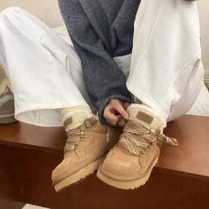 Bottes de neige surdimensionnées haut de gamme pour femme, hiver 2026, fourrure douce intégrée, semelle épaisse et chaude, chaussures montantes - Product Image 6