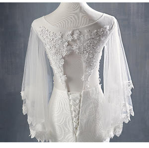 Vestido de Novia de Encaje de Primera Calidad con Apliques de Sirena, Manga Murciélago y Cola de Pez, en Oferta - Product Image 6