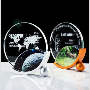 Placa de Honor Redonda de Cristal, Trofeo Moderno con Base de Metal Dorado en Forma de Media Luna para <span class=keywords><strong>Embajador</strong></span> de la Cultura Empresarial - Product Image 4