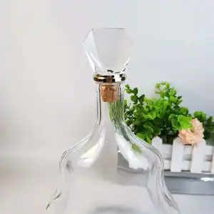 Professional Manufacturer Popular Wholesale Heterotriangle Shaped Vodka Bottle Crystal Glass Cork Wine Bottle Stoppers