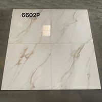 Carrelage en marbre blanc brillant de qualité supérieure 60x60, design moderne, fonction de briques réfractaires en céramique pour les murs et les sols intérieurs, pour une utilisation en pièce