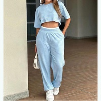 Ensemble jogging deux pièces personnalisé en molleton épais à manches courtes pour femme, comprenant un t-shirt en coton