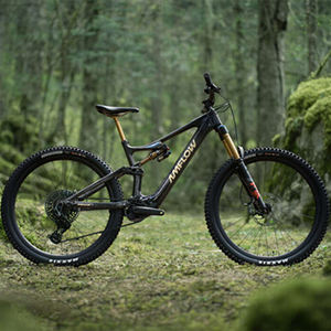Bicicleta Eléctrica Amflow Enduro Carbon 800 Wh-L con Cargador Rápido DJI Avinox 508W, Recorrido de Horquilla de 160 mm, Batería Integrada - Product Image 1