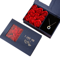 Coffret cadeau Saint Valentin 9 fleurs rabat ouvert fenêtre savon fleur rouge à lèvres coffret cadeau collier bijoux coffret cadeau en gros