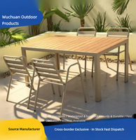 Ensemble table et chaises de salle à manger d'extérieur moderne et durable avec coussins imperméables pour cour, balcon et parc