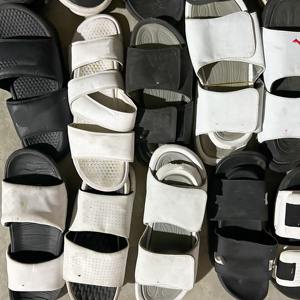 S16 شبشب مستعمل حذاء بعلامة تجارية مستعمل حالة جيدة شبشب للرجال أحذية صيفية بالجملة - Product Image 2