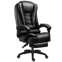 Chaise de bureau ergonomique en cuir noir moderne à dossier haut, avec support lombaire réglable, accoudoirs fixes et repose-pieds pivotant