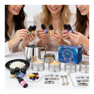 Set de regalo de velas aromáticas de soja en tarro portátil con embalaje de lata para exhibición en boutiques de vacaciones, colección de selección. - Product Image 3