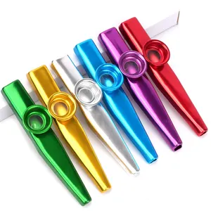 Kazoos 악기, 아이 기타, 우쿨렐레, 바이올린, 피아노 키보드를 위한 금속 kazoos의 6 개의 다른 색깔