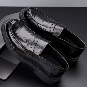 Chaussures en cuir pleine fleur pour hommes, nouvelle collection printemps, chaussures en cuir décontractées pour hommes, chaussures en cuir véritable haut de gamme à semelle épaisse - Product Image 6