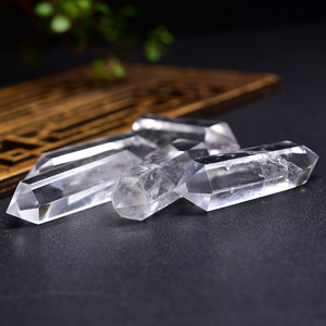 Coluna <span class=keywords><strong>Hexagonal</strong></span> de Cristal Branco <span class=keywords><strong>Natural</strong></span> com Ponta Dupla, Pedra Bruta Polida, Pingente de Joias para Ocasiões de Casamento na China, Atacado - Product Image 3