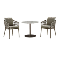 Chaise de salle à manger moderne et durable en rotin tressé avec cadre en aluminium de style européen pour restaurant extérieur, café et hôtel