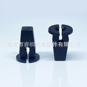 แผ่นกันฝุ่นล้อรถ Shuangxuan รุ่น 867809966 สำหรับ Volkswagen Audi แผ่นกันกระเด็นฝากระโปรงเครื่องยนต์ ฐานยึดพลาสติก - Product Image 1