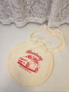 Sac fourre-tout rond en toile de coton beige recyclée imprimable en gros pour les courses et la plage avec logo personnalisé - Product Image 3