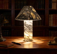 Lampe de table en marbre naturel Arabescato Corchia - Décoration et éclairage à double usage pour la chambre à coucher, le salon, la coiffeuse et le bureau