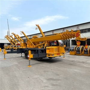 Grue à flèche articulée autoportante de 10 tonnes, montée sur camion, grue hydraulique à bras pliable pour levage et travaux de construction - Product Image 5