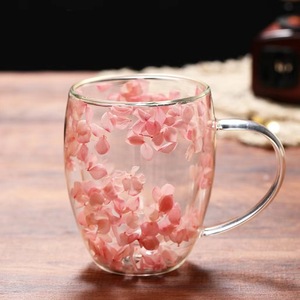 كوب زجاجي مزدوج الجدار مصنوع يدويًا من البوروسيليكات العالي سعة 350 مل مع مقبض للزهور المجففة - Product Image 5